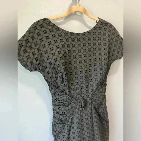 True Vintage black eyelet 60’s wiggle dress- medium - Picture 4 of 10